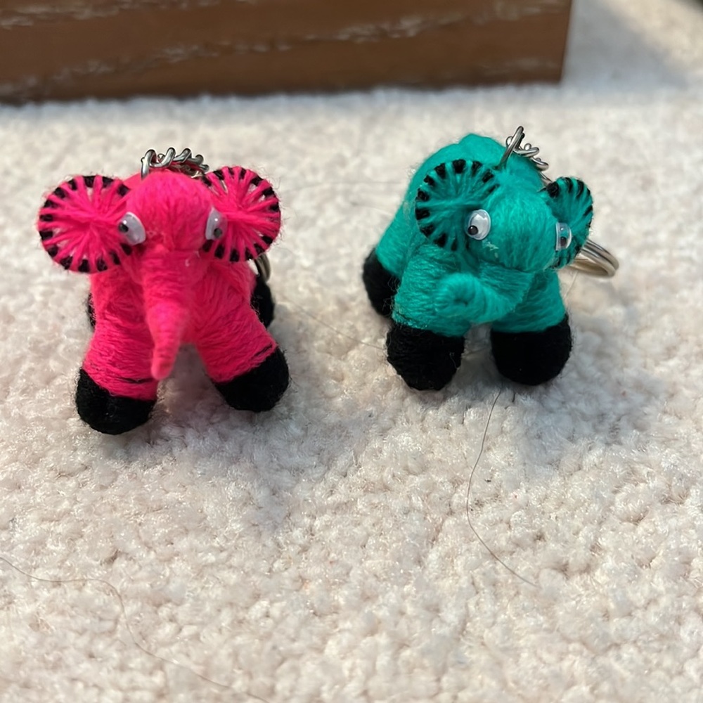 Assorted keychains - Picture 3 of 8